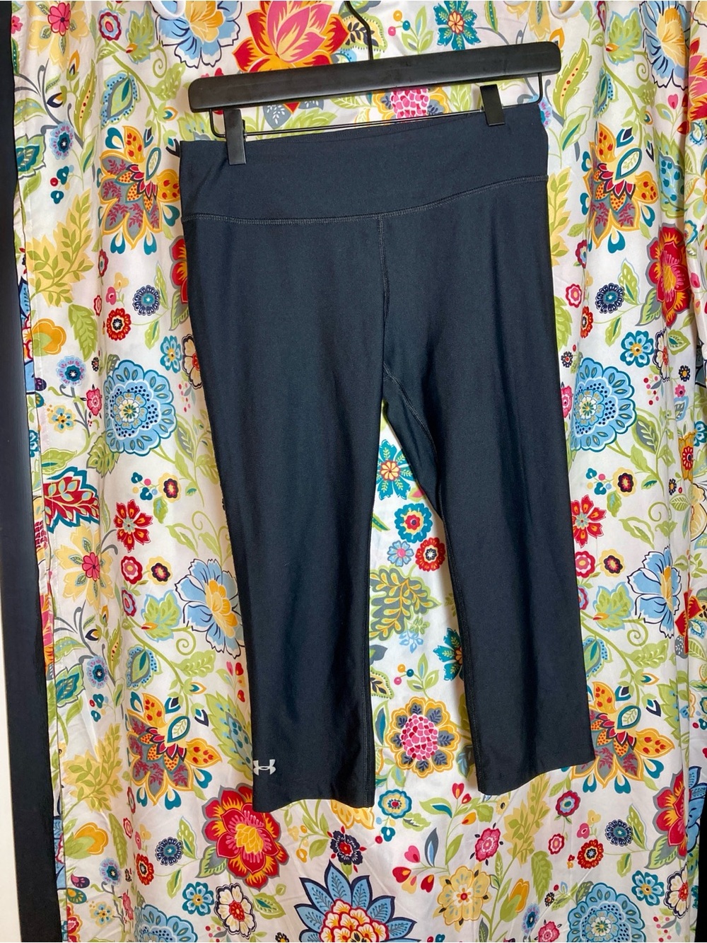 Under Armour Black Cropped Performance Leggings Size SP